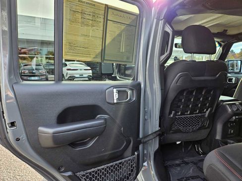 Used 2019 Jeep Wrangler Unlimited Rubicon image 17