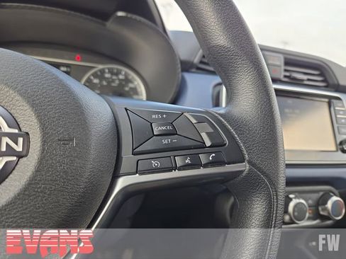 Used 2023 Nissan Versa SV image 13