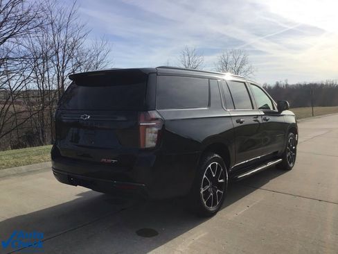 Used 2021 Chevrolet Suburban RST w/ Luxury Package image 3