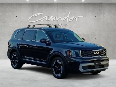 Used 2025 Kia Telluride S AWD/4WD image 2