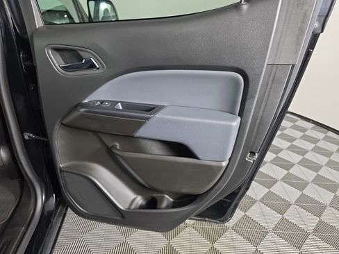 Used 2022 Chevrolet Colorado Z71 w/ Z71 Midnight Edition image 32