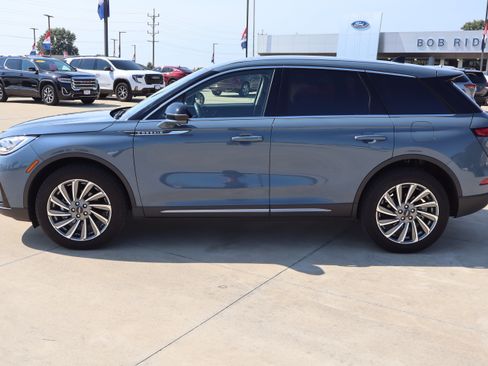 Used 2025 Lincoln Corsair Reserve AWD/4WD image 8