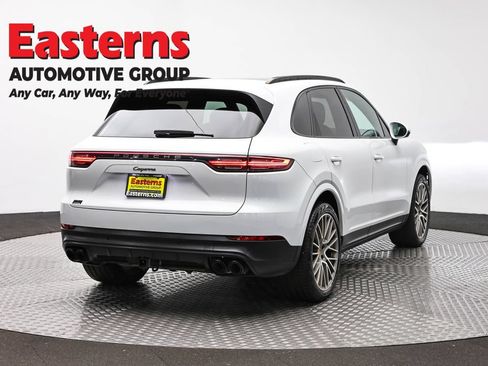 Used 2023 Porsche Cayenne Platinum Edition AWD/4WD image 5