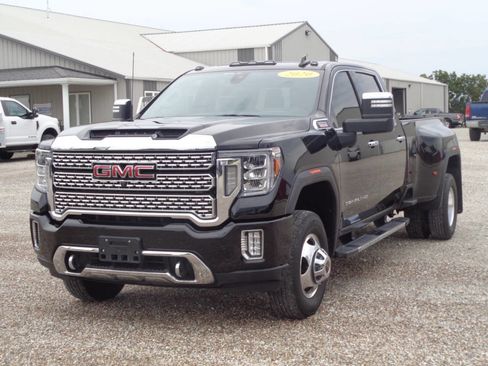 Used 2020 GMC Sierra 3500 Denali w/ Denali Ultimate Package image 3