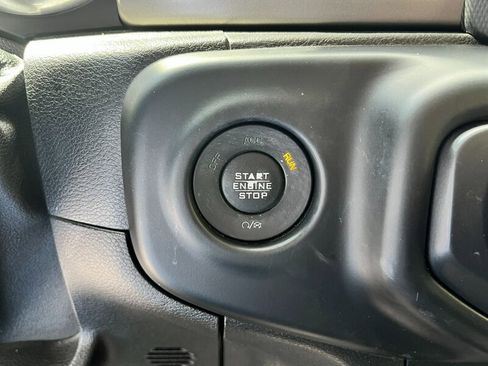 Used 2018 Jeep Wrangler Sport S image 26