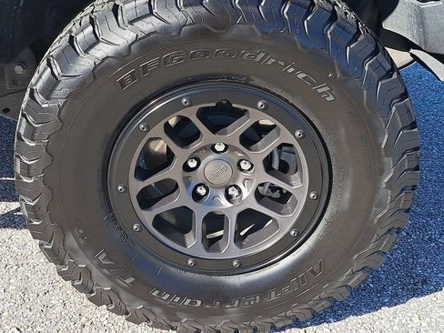 Used 2023 Jeep Wrangler Unlimited Sport image 5