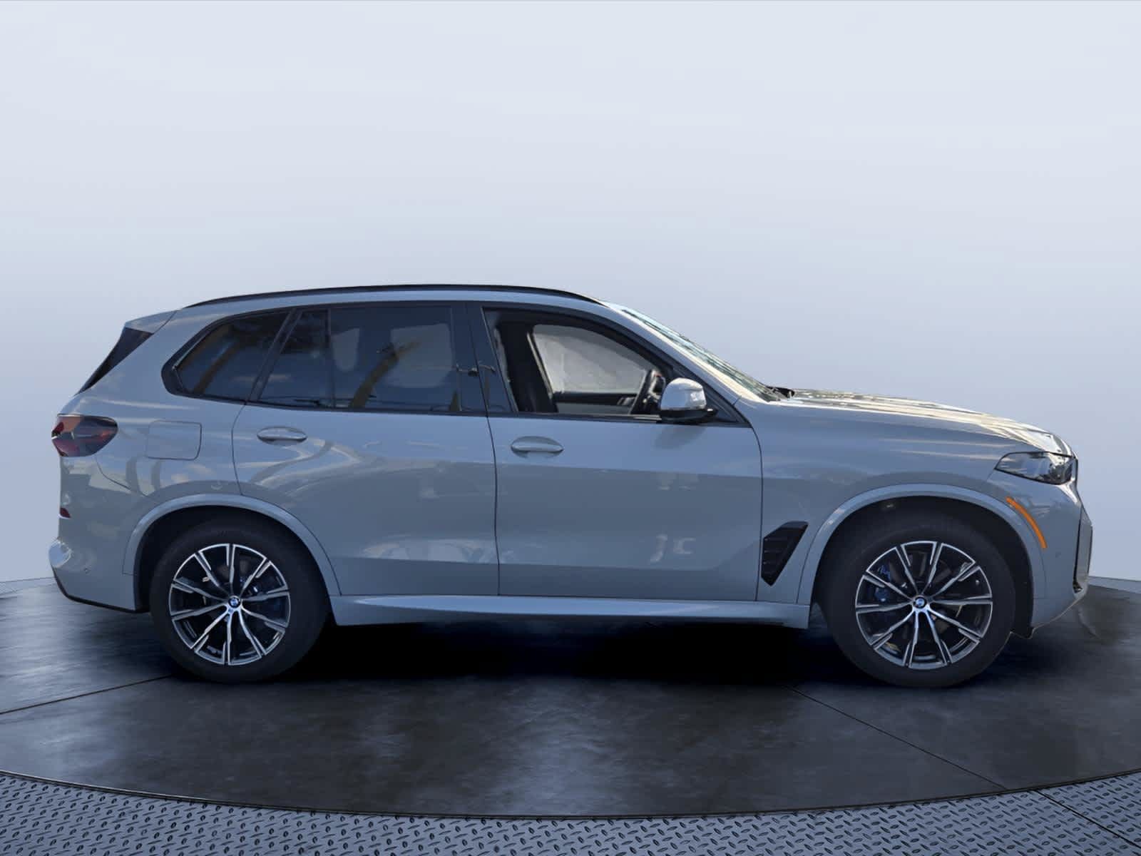 Used 2025 BMW X5 sDrive40i w/ M Sport Package RWD image 7