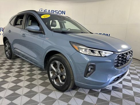 Used 2023 Ford Escape ST-Line Select AWD/4WD image 3