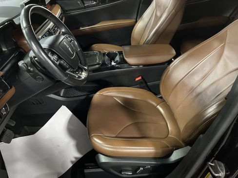 Used 2022 Lincoln Nautilus Reserve image 10