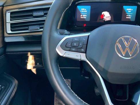 Certified 2024 Volkswagen Atlas SE image 41