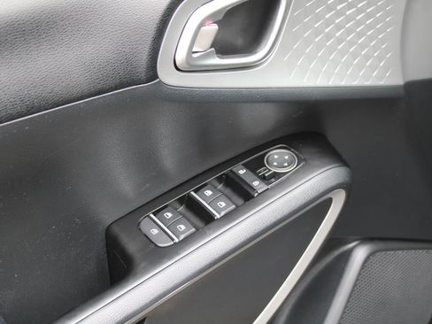 Certified 2022 Kia Soul LX w/ Technology Package image 18