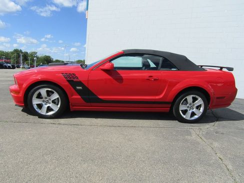 Used 2006 Ford Mustang GT RWD image 32
