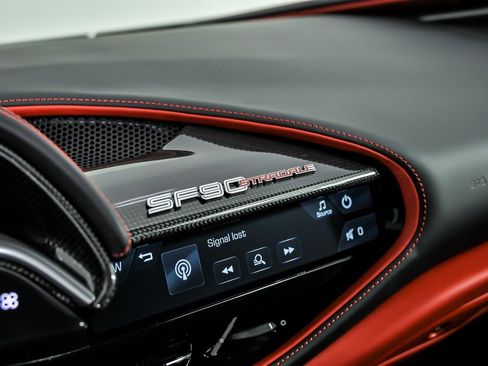 Used 2021 Ferrari SF90 Stradale image 39