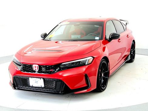 Used 2025 Honda Civic Type R image 2