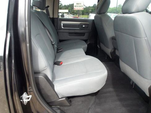 Used 2019 RAM 1500 Classic SLT RWD image 8