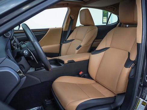 Certified 2023 Lexus ES 300h w/ Premium Package FWD image 10