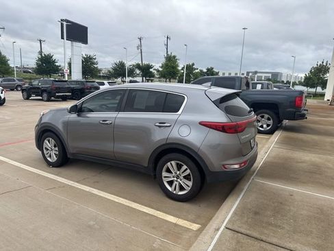 Used 2017 Kia Sportage LX image 4