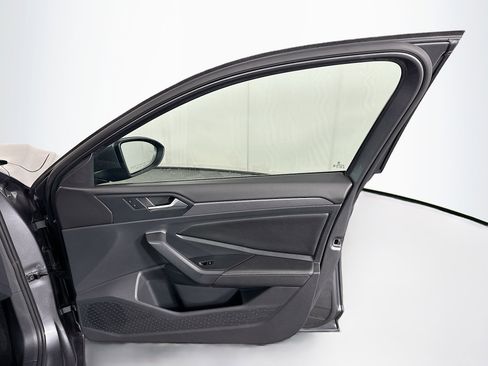 Used 2024 Volkswagen Jetta SE image 30