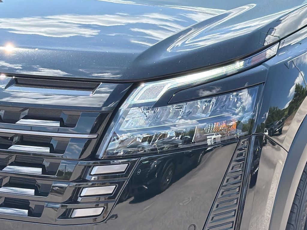 New 2026 Nissan Pathfinder SL AWD/4WD image 9