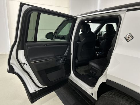 Used 2023 Rivian R1S Adventure image 17