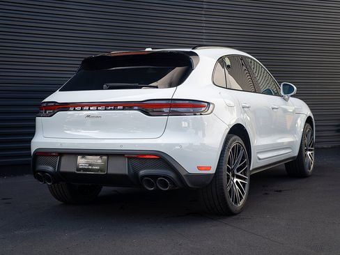 Certified 2025 Porsche Macan image 29