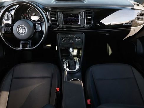 Used 2018 Volkswagen Beetle 2.0T S image 25