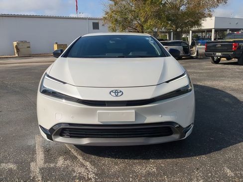 Used 2024 Toyota Prius XLE image 9