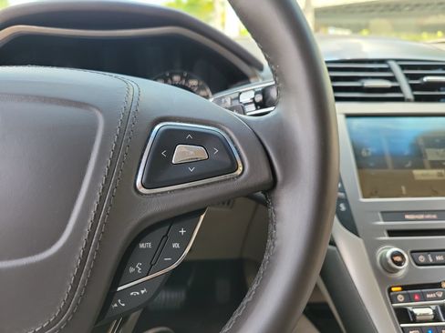 Used 2018 Lincoln MKZ Premiere FWD image 30