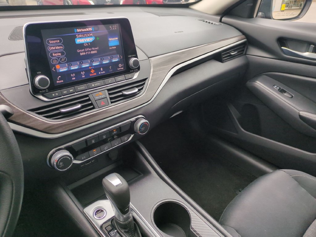 Used 2025 Nissan Altima 2.5 SV FWD image 22