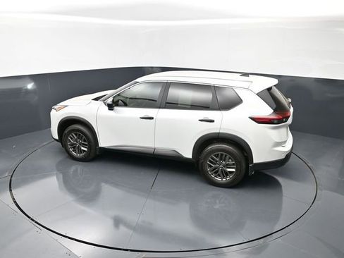 Certified 2025 Nissan Rogue S FWD image 15