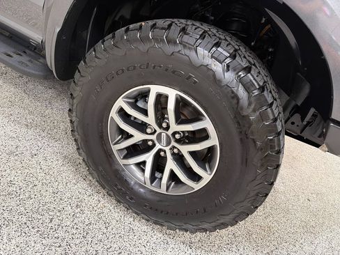 Used 2018 Ford F150 Raptor w/ Equipment Group 802A Luxury AWD/4WD image 46
