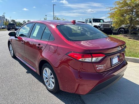 Used 2023 Toyota Corolla LE FWD image 17