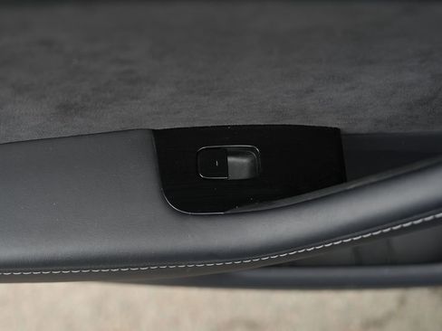 Used 2020 Tesla Model Y Performance image 28