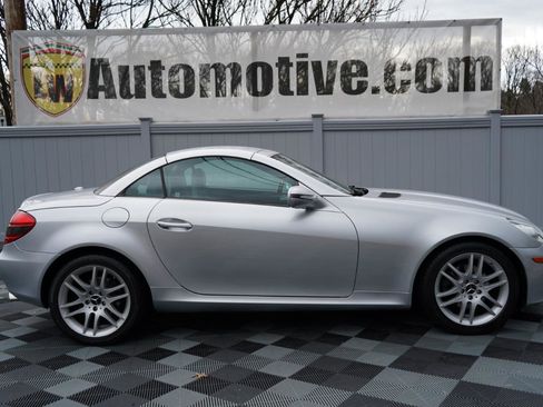 Used 2009 Mercedes-Benz SLK 300 2dr Roadster 3.0L w/ Premium I Pkg image 64