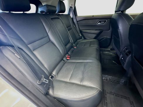 Used 2021 Nissan Rogue SL w/ Premium Package image 14