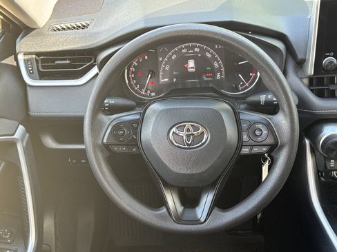 Used 2025 Toyota RAV4 LE AWD/4WD image 23
