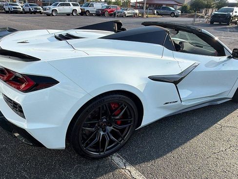 Used 2024 Chevrolet Corvette Z06 RWD image 8
