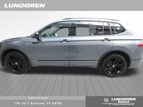 Used 2023 Volkswagen Tiguan SE R-Line image 35