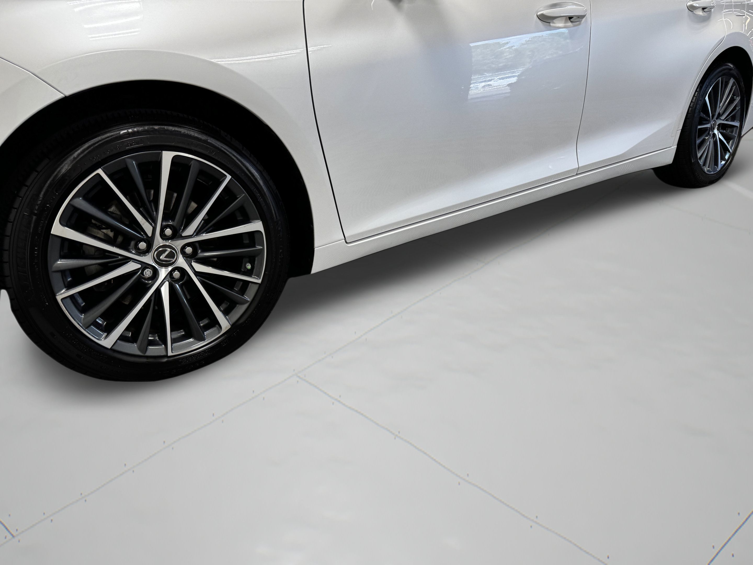 Used 2022 Lexus ES 350 w/ Premium Package FWD image 39