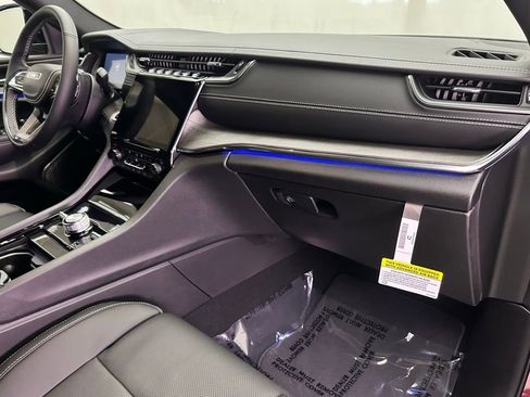 New 2025 Jeep Grand Cherokee Overland w/ Adv Protech Group III image 24