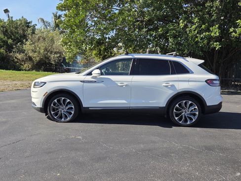 Used 2021 Lincoln Nautilus Reserve image 2