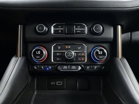 Used 2024 Chevrolet Tahoe High Country AWD/4WD image 23