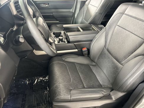 Used 2024 Toyota Tundra Limited AWD/4WD image 21