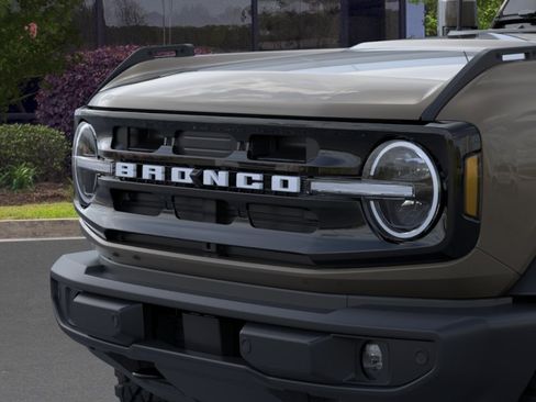 New 2026 Ford Bronco Outer Banks w/ Sasquatch Package AWD/4WD image 19