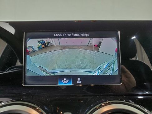 Used 2021 Mercedes-Benz GLB 250 4MATIC image 27