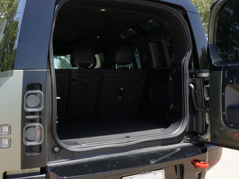 Used 2025 Land Rover Defender 110 X AWD/4WD image 21