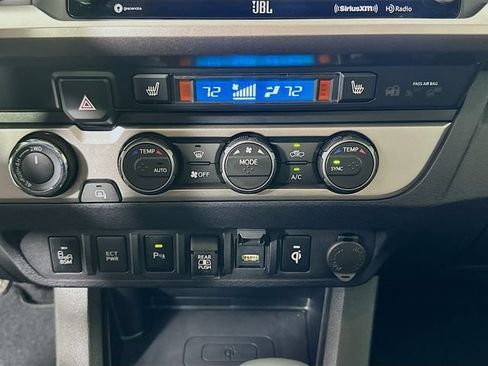 Used 2021 Toyota Tacoma Limited AWD/4WD image 21