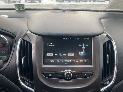 Used 2017 Chevrolet Cruze LT w/ Convenience Package image 17