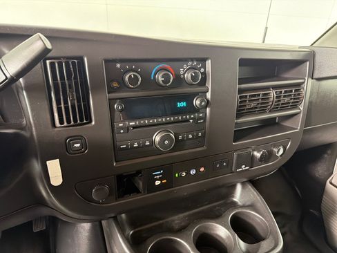Used 2019 Chevrolet Express 3500 Extended w/ Driver Convenience Package RWD image 13