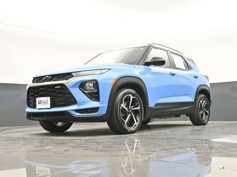 Used 2023 Chevrolet TrailBlazer RS w/ Sun and Liftgate Package FWD image 56